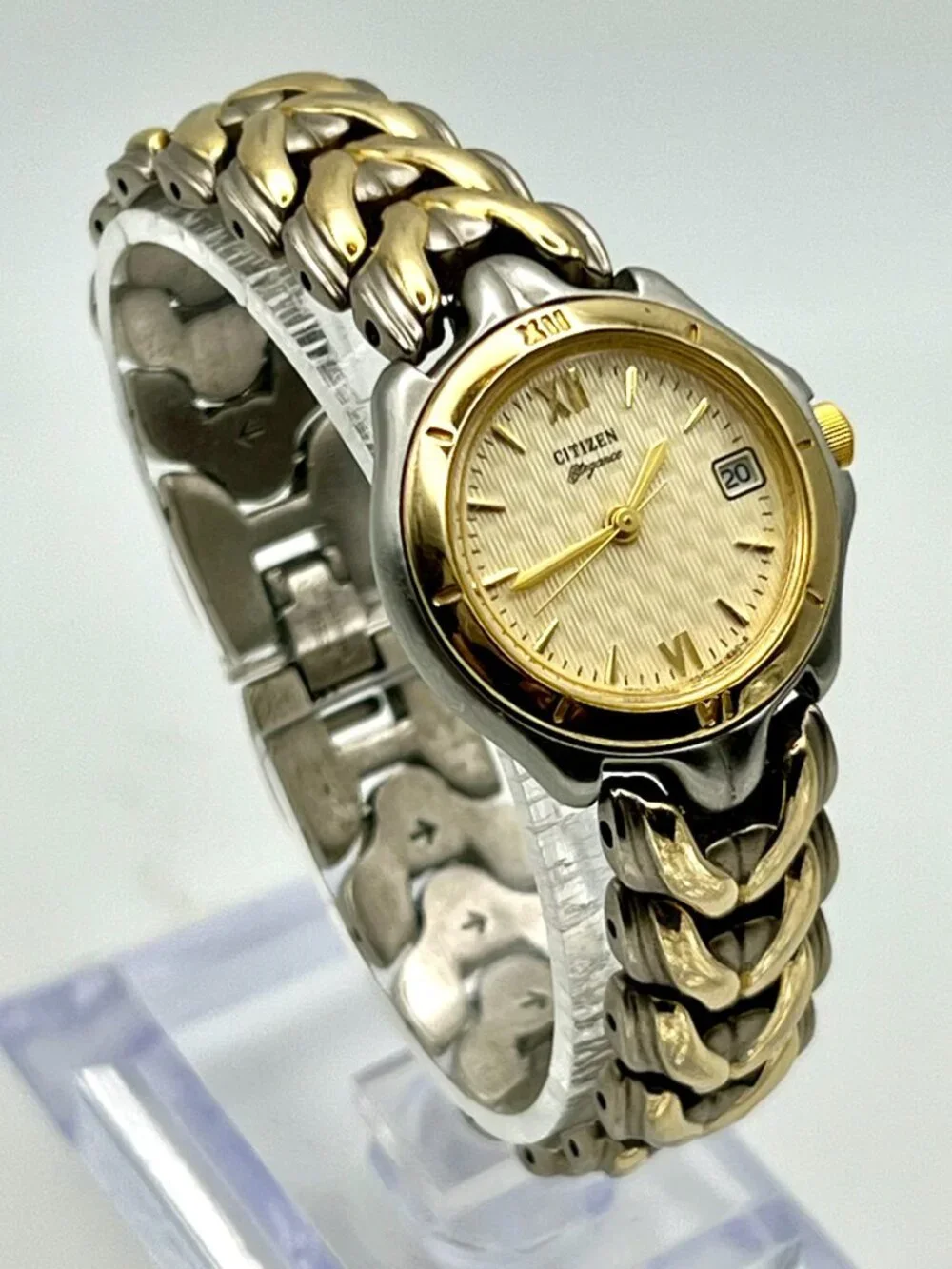 Vintage Citizen EleganceLadies watch Round Champagne and Gold tones Working
